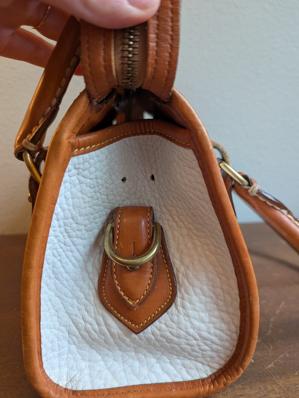 Vintage Dooney & Bourke White + Tan Leather Satchel Hand Bag Purse Made In USA - Picture 7 of 16